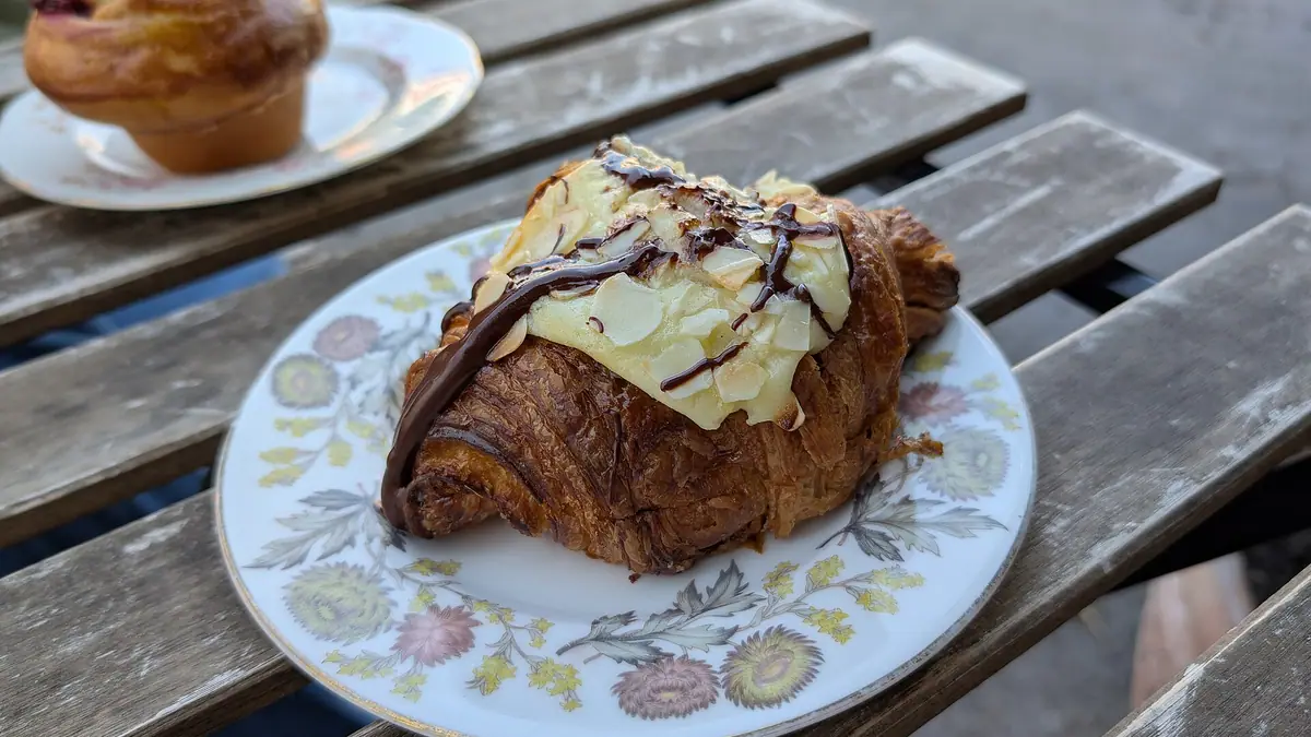 Sukh Vegetarian Sweet Centre – patisserie in Cape Hill town centre